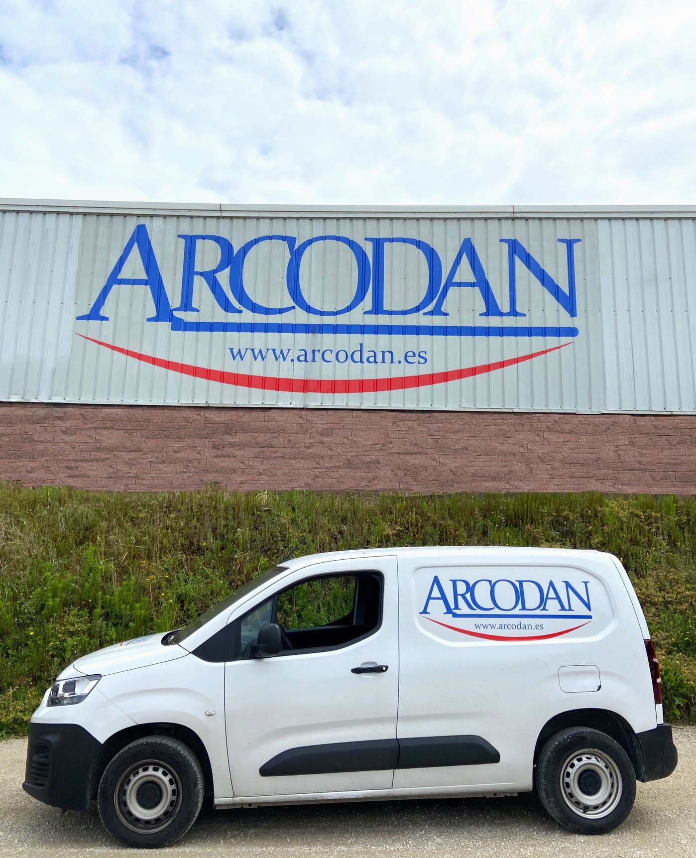 furgoneta nave Arcodan